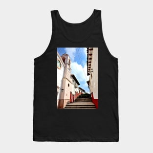 Ruelle dans la ville colonial de Patzcuaro Tank Top